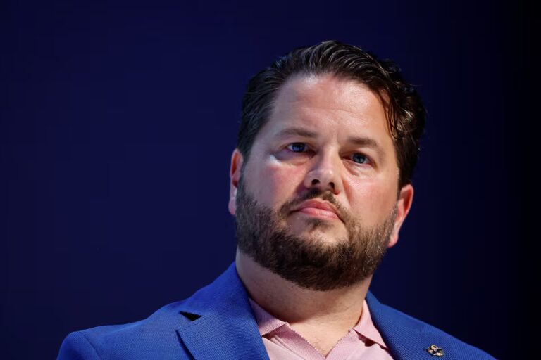 Pinterest CEO calls for ban on social media for youth under 16